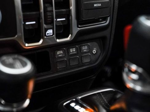 Used 2025 Jeep Gladiator Sport AWD/4WD image 65