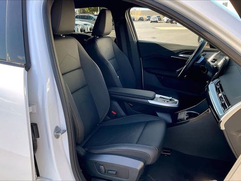 Used 2025 BMW X2 xDrive28i w/ Premium Package image 10