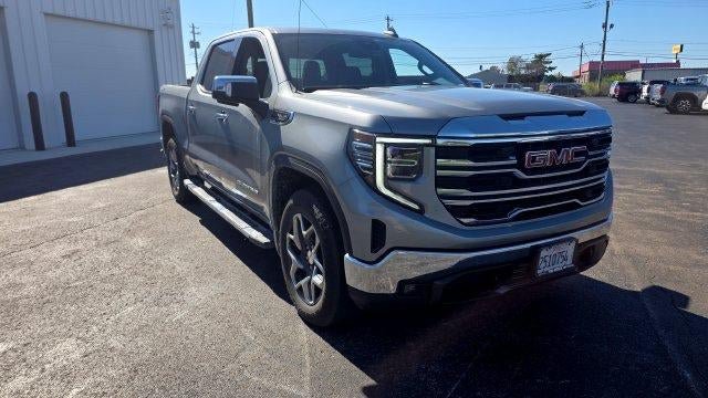 Used 2024 GMC Sierra 1500 SLT AWD/4WD image 3