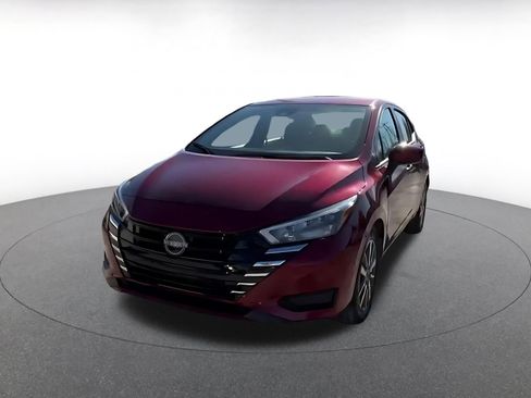 Used 2025 Nissan Versa SV image 7