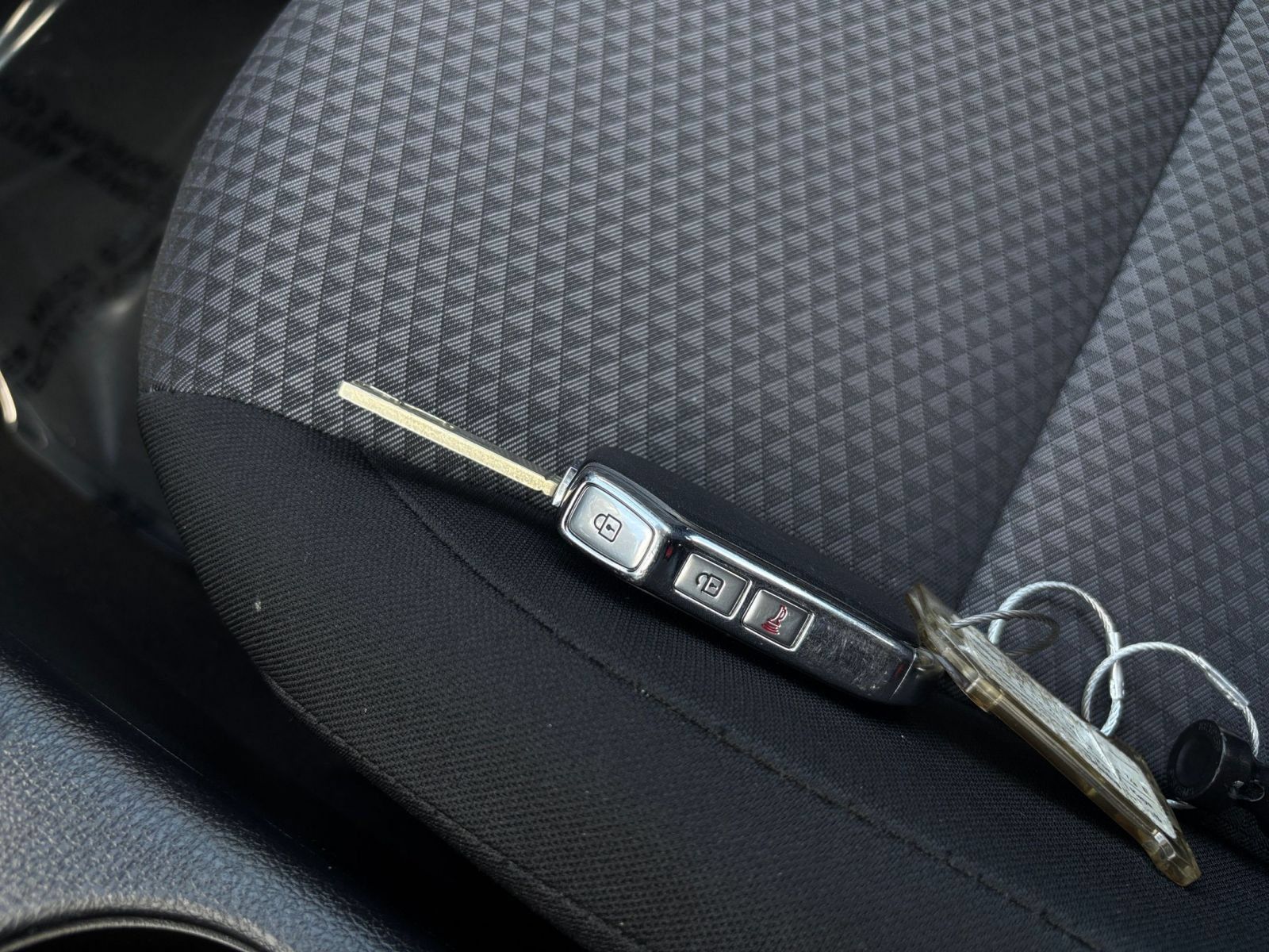 Used 2025 Kia Soul LX w/ LX Technology Package FWD image 18