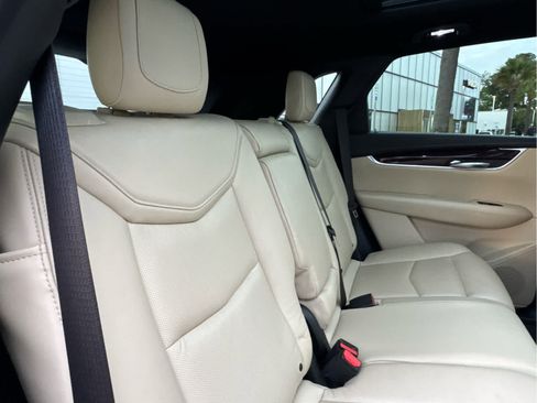 Used 2017 Cadillac XT5 Luxury image 19