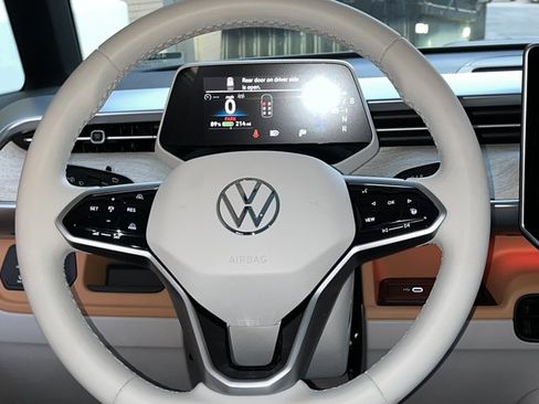 New 2025 Volkswagen ID. Buzz Pro S Plus image 34