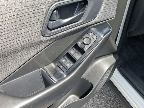 Used 2023 Nissan Rogue S image 14