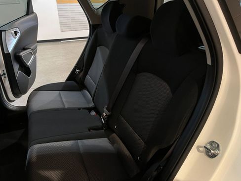 Used 2025 Kia Soul LX w/ LX Technology Package image 38