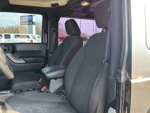 Used 2017 Jeep Wrangler Sport w/ Connectivity Group image 41