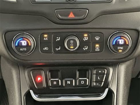 Used 2020 GMC Terrain SLE w/ Driver Convenience Package image 14