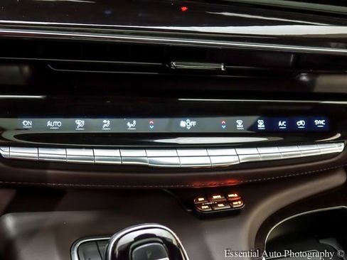 Certified 2021 Cadillac Escalade Sport Platinum w/ Heavy-Duty Trailer Package AWD/4WD image 21