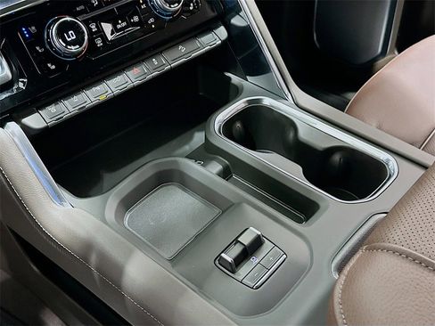 New 2025 GMC Sierra 2500 Denali w/ Denali Reserve Package image 17