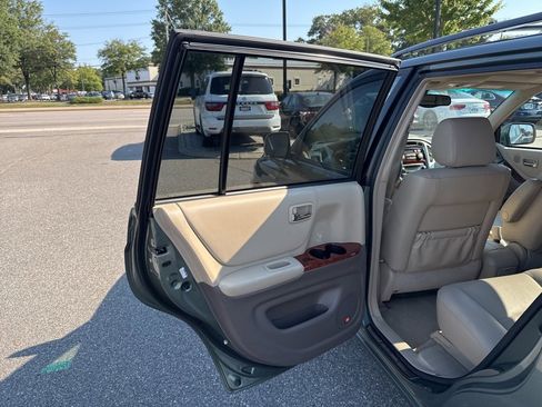 Used 2005 Toyota Highlander Limited image 13