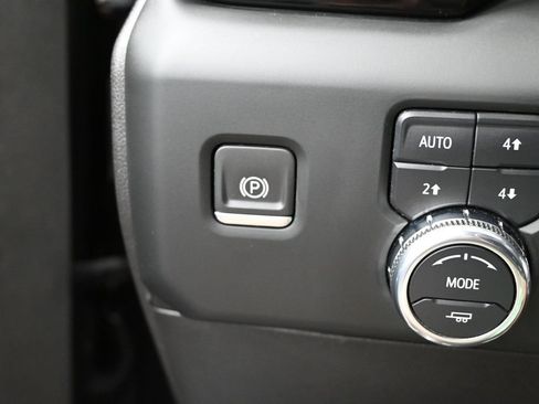 Used 2024 GMC Sierra 2500 AT4 w/ AT4 Preferred Package AWD/4WD image 15