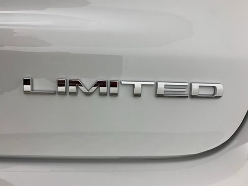 New 2026 Jeep Compass Limited image 9