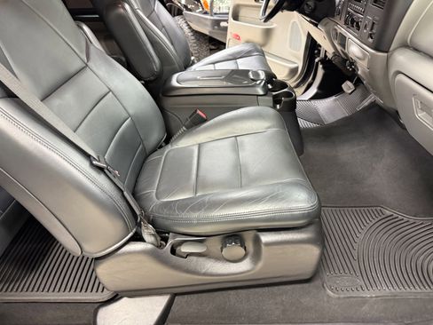 Used 2002 Ford F350 Lariat image 27