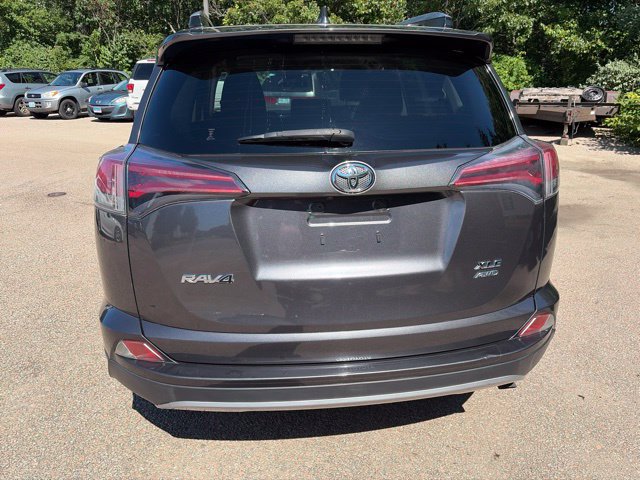 Used 2018 Toyota RAV4 XLE w/ Plus Extra Value Package AWD/4WD image 5