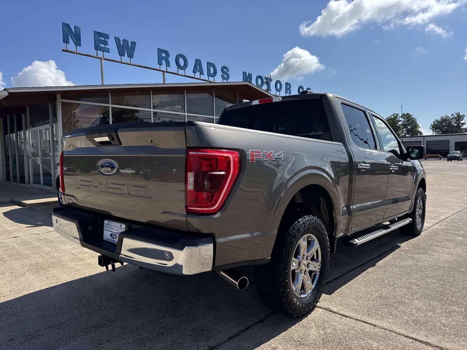 Used 2022 Ford F150 XLT w/ Equipment Group 301A Mid AWD/4WD image 7