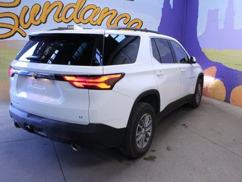 Used 2022 Chevrolet Traverse LT image 7