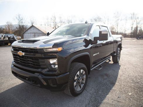 Certified 2024 Chevrolet Silverado 2500 Custom image 9