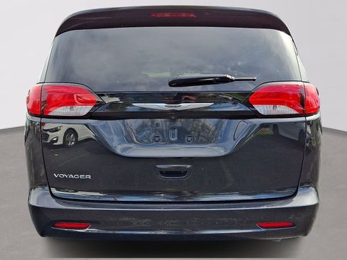 Used 2024 Chrysler Voyager LX FWD image 5