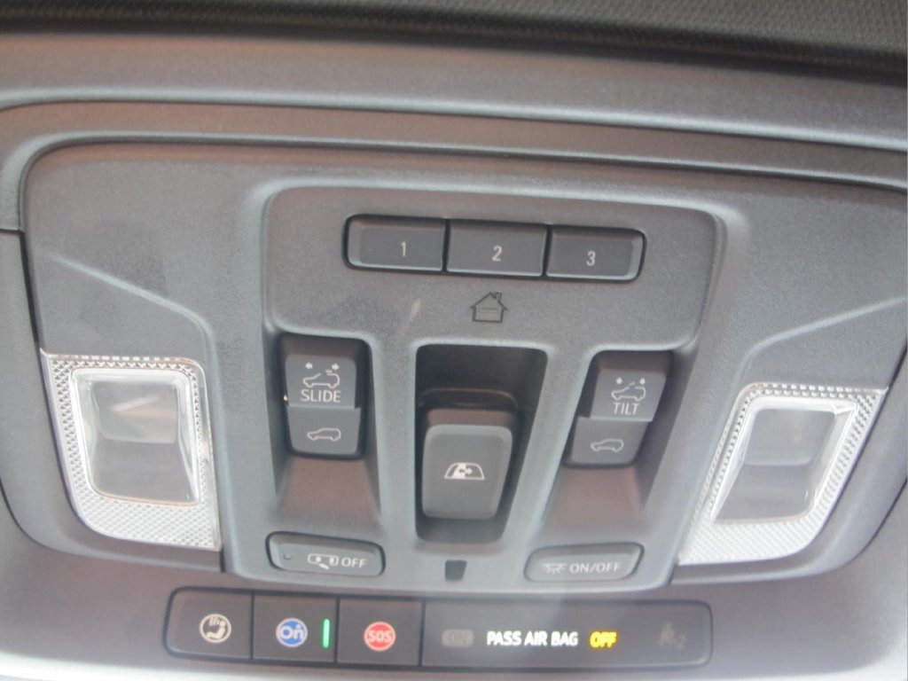 Certified 2021 Chevrolet Silverado 1500 High Country w/ Technology Package AWD/4WD image 19