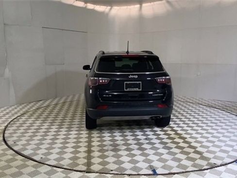 Used 2022 Jeep Compass Limited image 7
