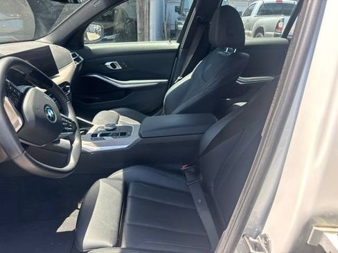 Used 2025 BMW 330i Sedan RWD image 9