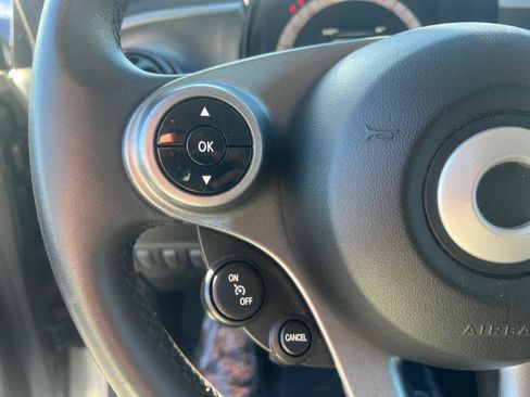 Used 2018 smart fortwo electric drive image 16