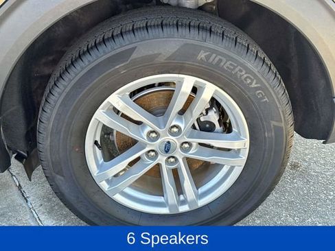 Used 2024 Ford Explorer XLT w/ Equipment Group 202A image 5