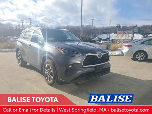 Used 2024 Toyota Highlander XLE image 1