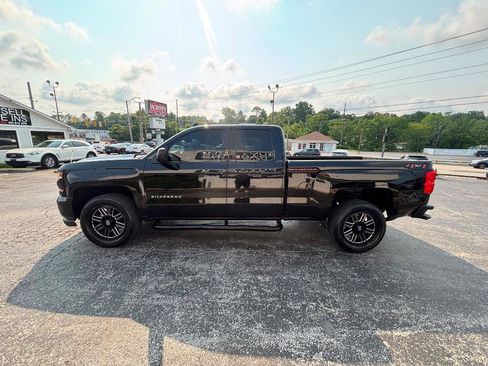 Used 2018 Chevrolet Silverado 1500 Custom w/ Custom Value Package AWD/4WD image 3