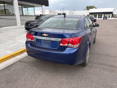 Used 2013 Chevrolet Cruze LS FWD image 7