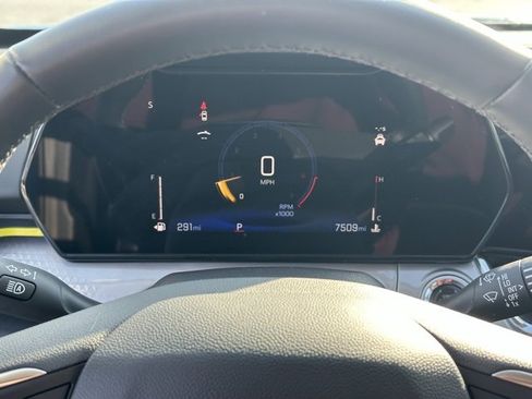 Certified 2025 Chevrolet Trax LT w/ Driver Confidence Package image 8