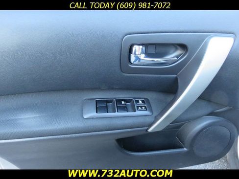 Used 2009 Nissan Rogue SL w/ Premium Pkg AWD/4WD image 21