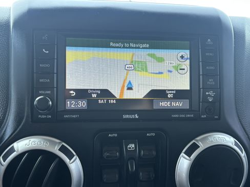Used 2014 Jeep Wrangler Unlimited Sahara w/ Connectivity Group AWD/4WD image 12