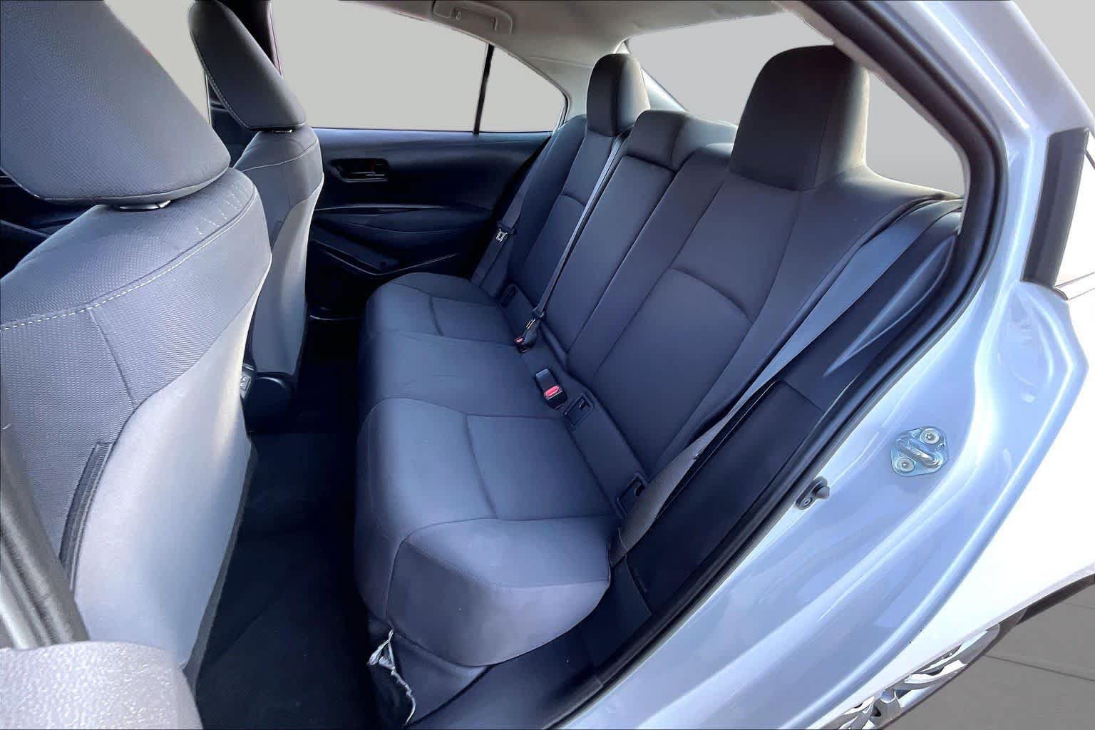 Used 2025 Toyota Corolla LE FWD image 18