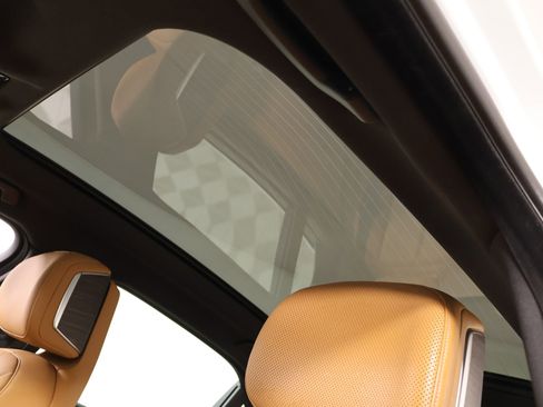 Used 2023 BMW 740i w/ Parking Assistance Package image 16