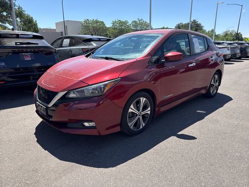 Used 2019 Nissan Leaf SV w/ SV All Weather Package FWD image 3