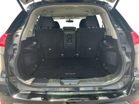 Used 2018 Nissan Rogue SV FWD image 24