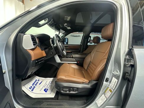 Used 2022 Toyota Tundra Platinum image 10