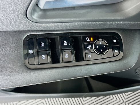 Used 2024 Nissan Ariya AWD image 15