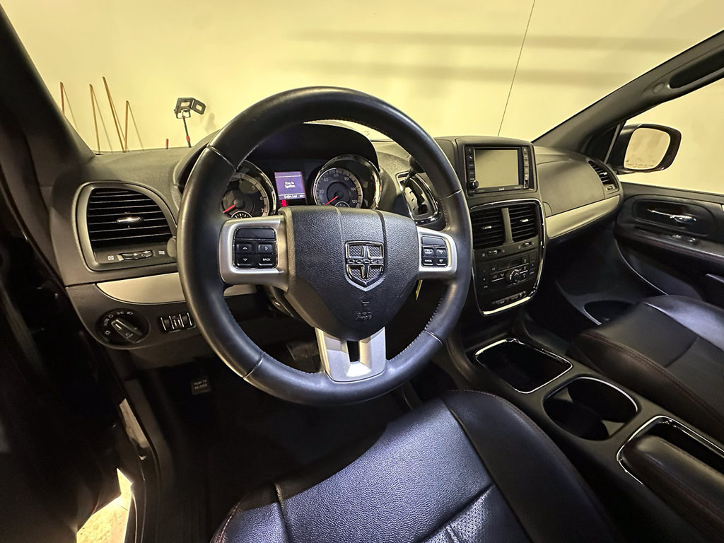 Used 2014 Dodge Grand Caravan R/T w/ Trailer Tow Group FWD image 20
