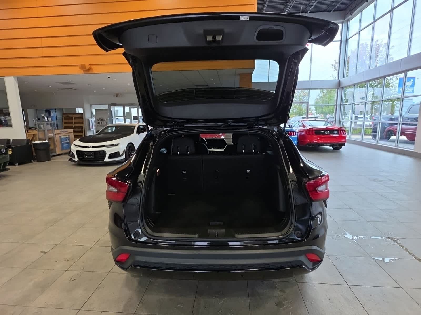Used 2024 Chevrolet Trax RS FWD image 9