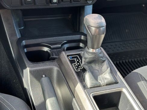 Used 2021 Toyota Tacoma TRD Off-Road AWD/4WD image 21