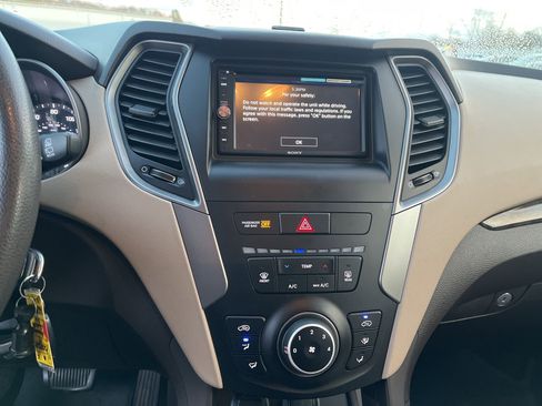 Used 2017 Hyundai Santa Fe Sport image 29