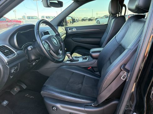 Used 2022 Jeep Grand Cherokee Laredo X AWD/4WD image 12