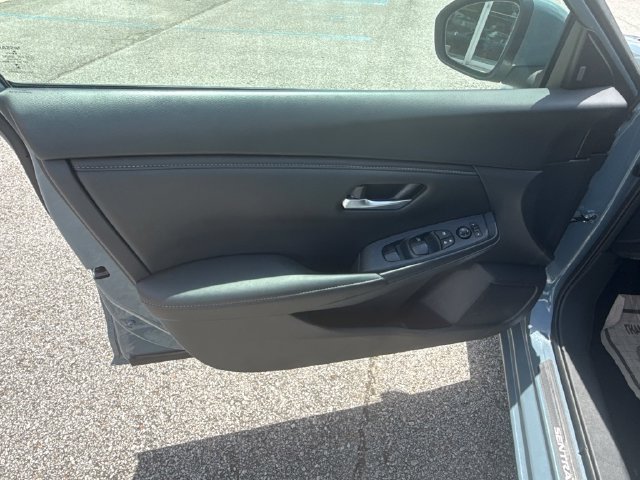 Used 2025 Nissan Sentra SV w/ All-Weather Package FWD image 11