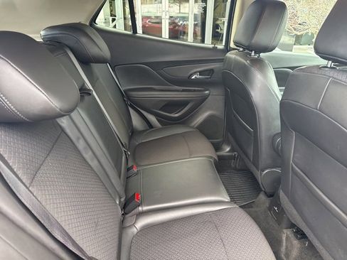 Used 2022 Buick Encore Preferred w/ Safety Package image 28