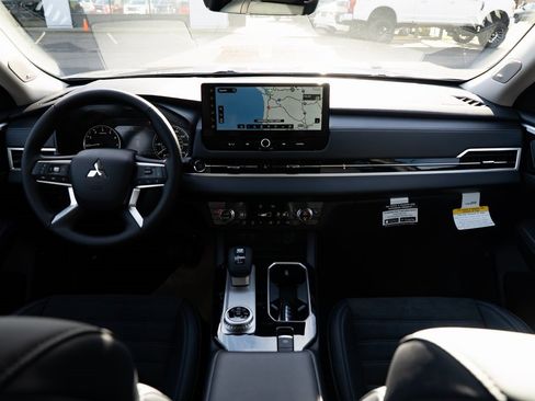 New 2026 Mitsubishi Outlander Trail Edition image 8