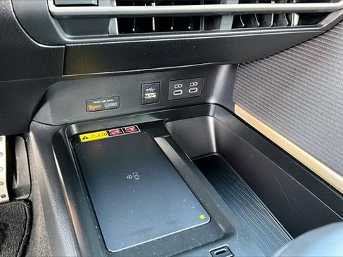 Used 2025 Toyota Camry SE image 16