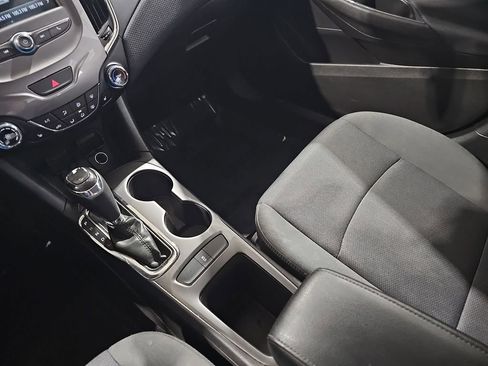 Certified 2018 Chevrolet Cruze LT w/ LT Convenience Package image 26