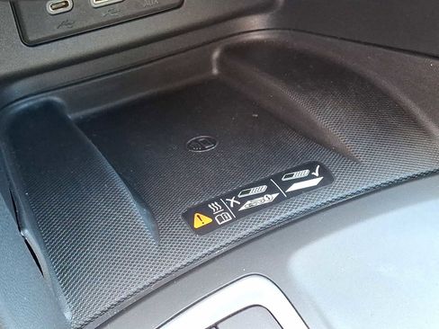 Used 2020 Chevrolet Equinox Premier image 23